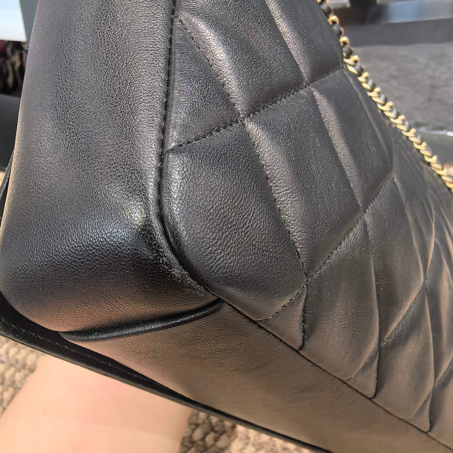 Chanel - Other - Leather - Black - (medium)