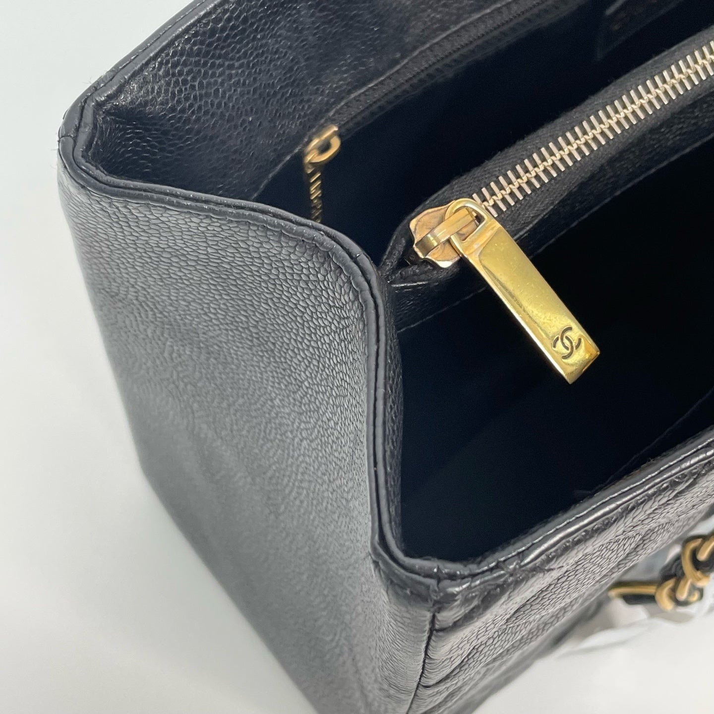 Chanel - Other - Leather - Black - (medium)