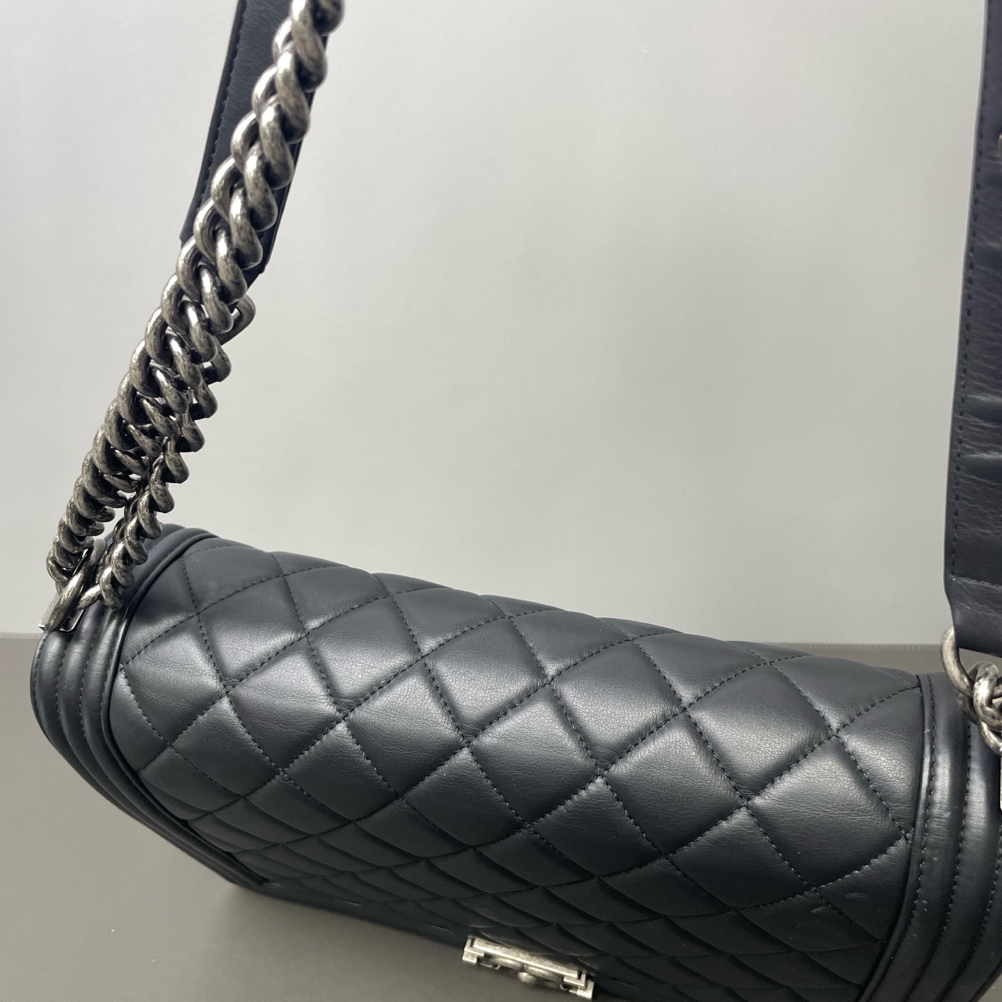 Chanel - Other - Leather - Black - (medium)