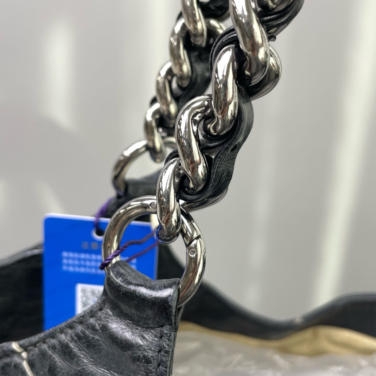 Chanel - Other - Leather - Black - (Medium)