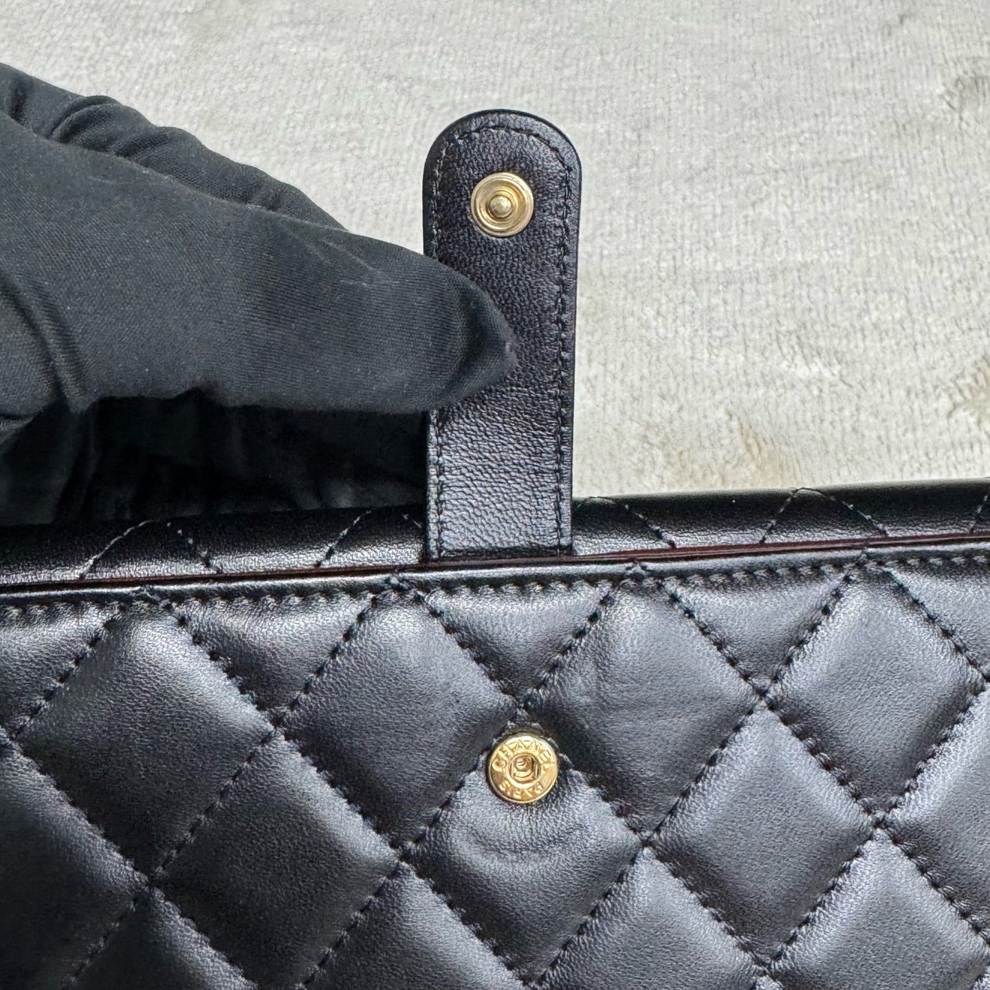 Chanel - Other - Leather - Black - (medium)