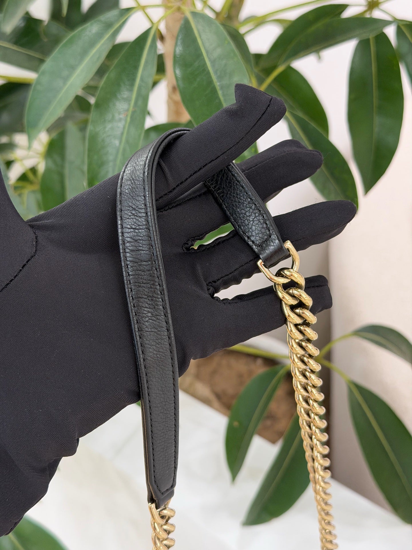 Chanel - Other - Leather - Black - (medium)
