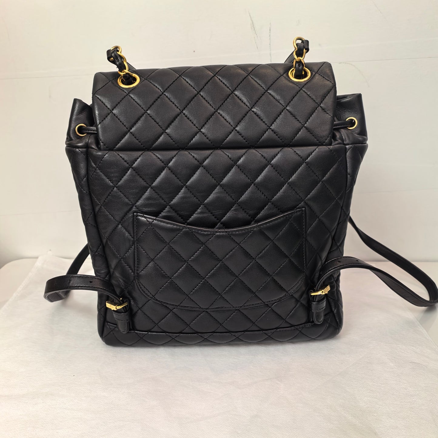 Chanel - Other - Leather - Black - (medium)
