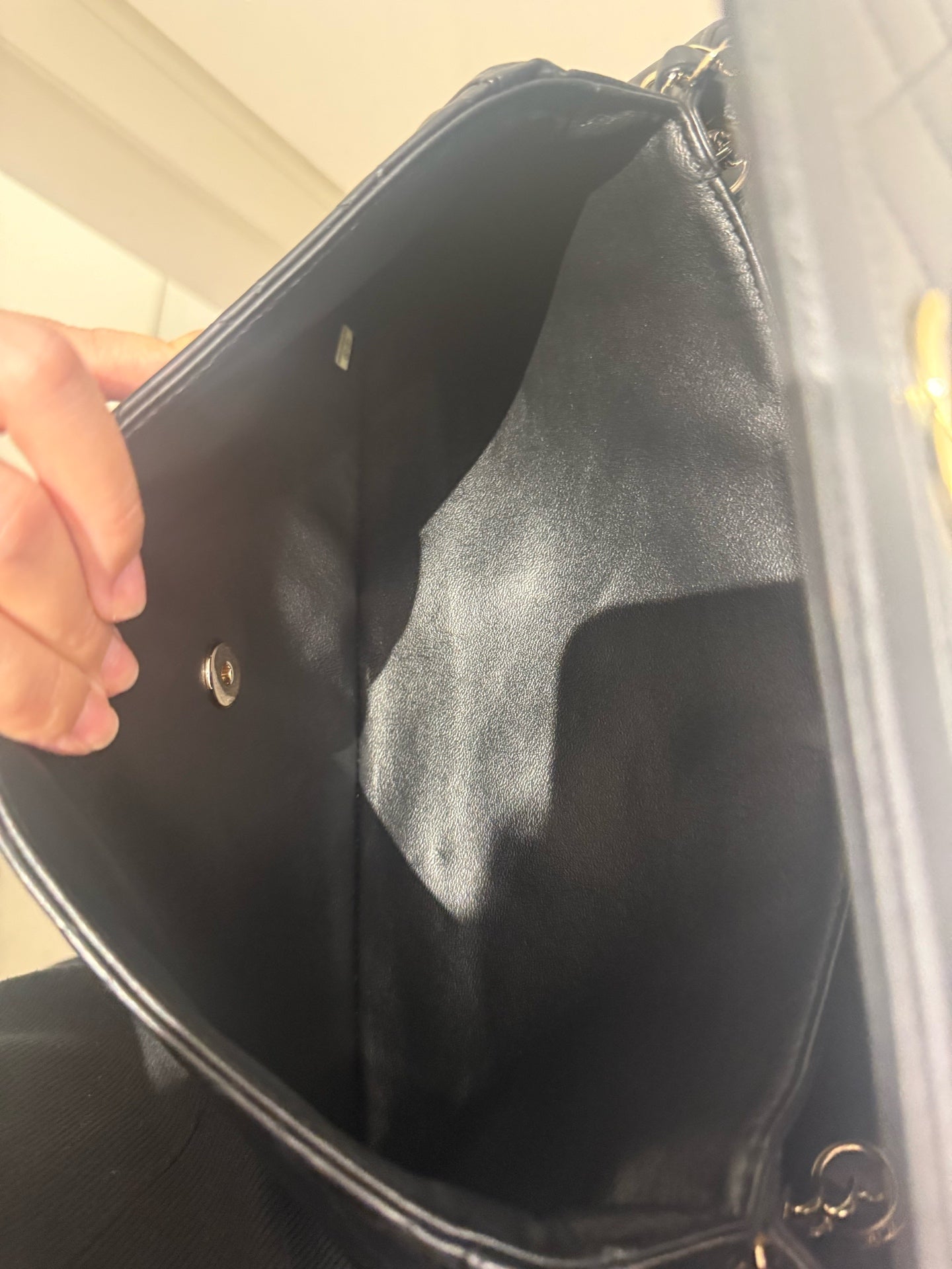 Chanel - Other - Leather - Black - (medium)