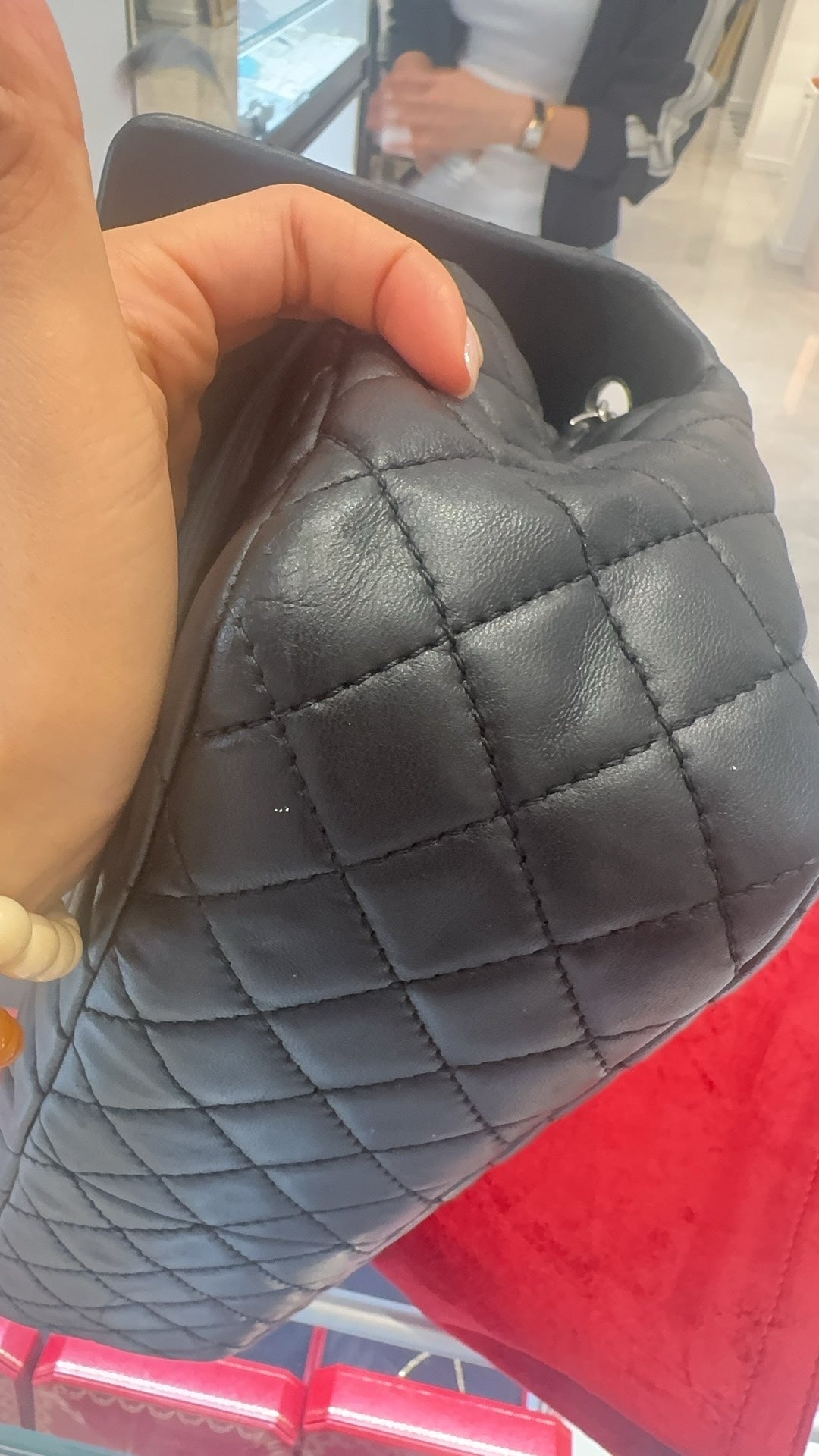 Chanel - Other - Leather - Black - (Medium)