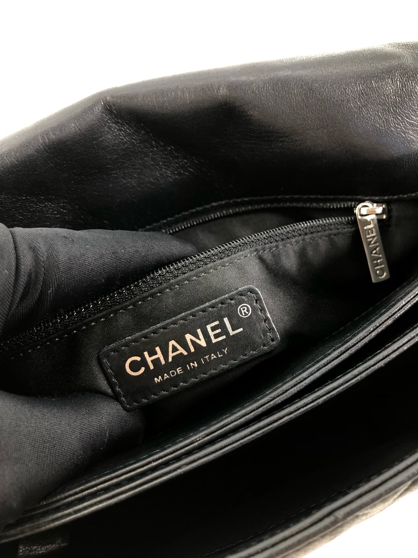 Chanel - Other - Leather - Black - (medium)