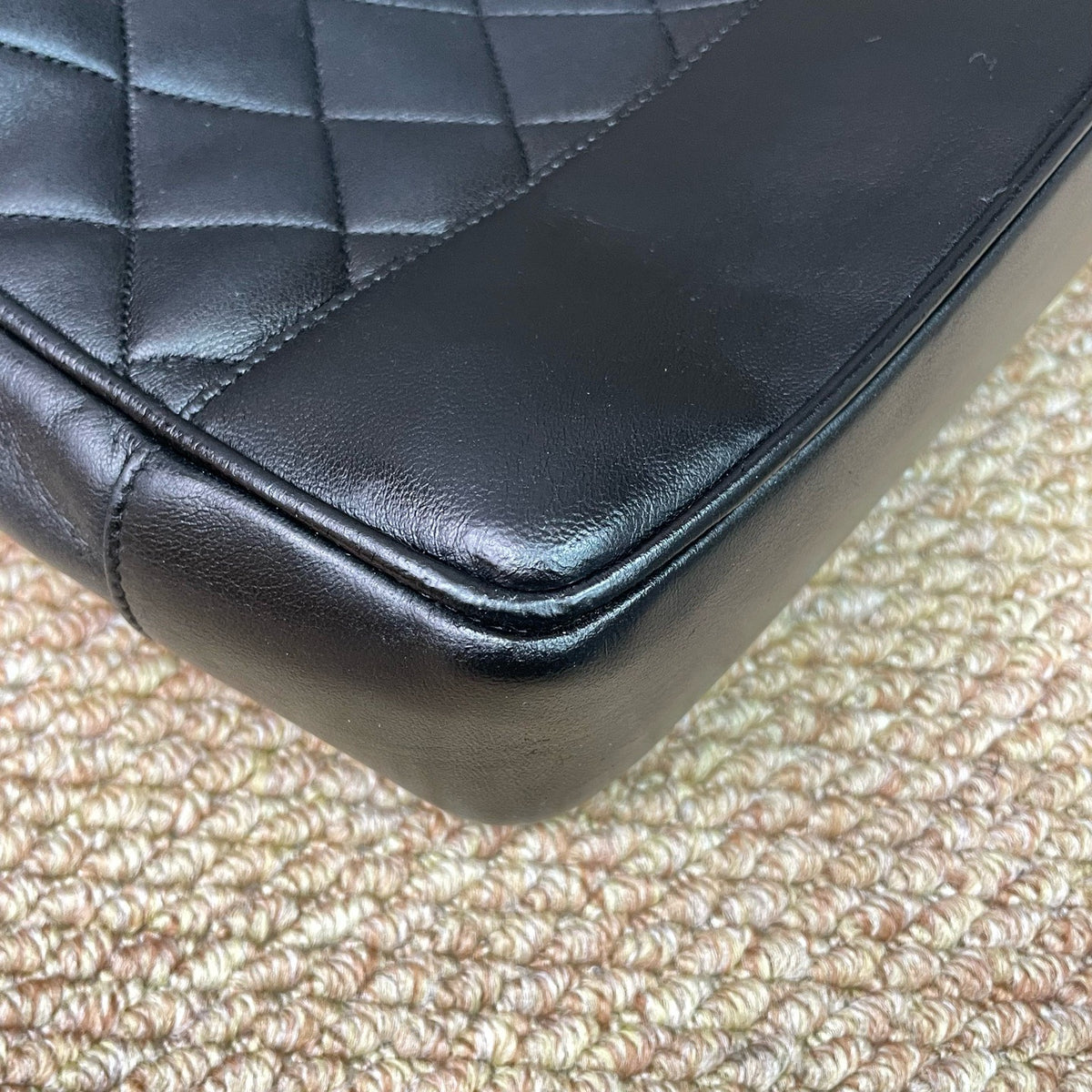 Chanel - Other - Leather - Black - (medium)