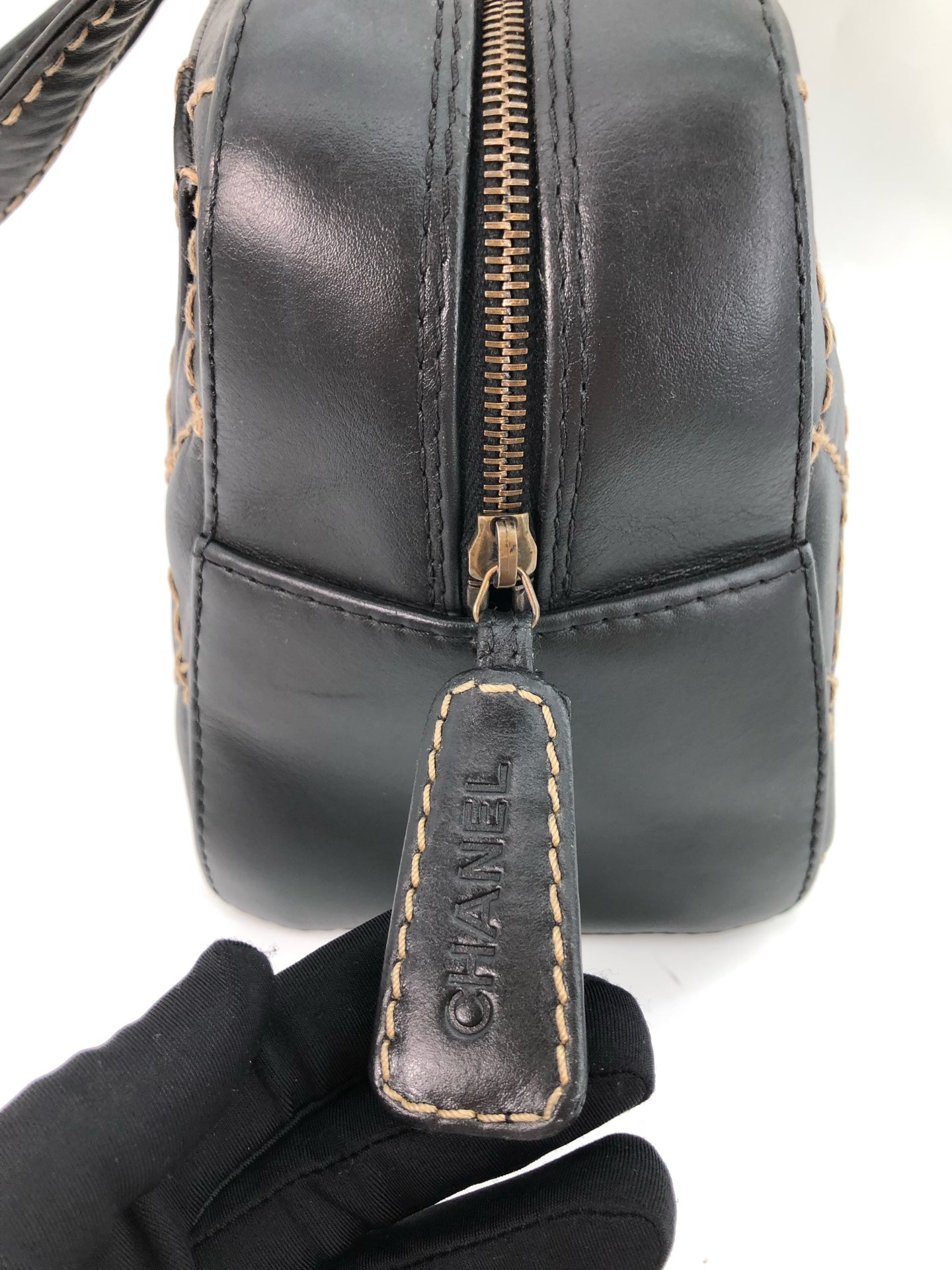 Chanel - Other - Leather - Black - (medium)
