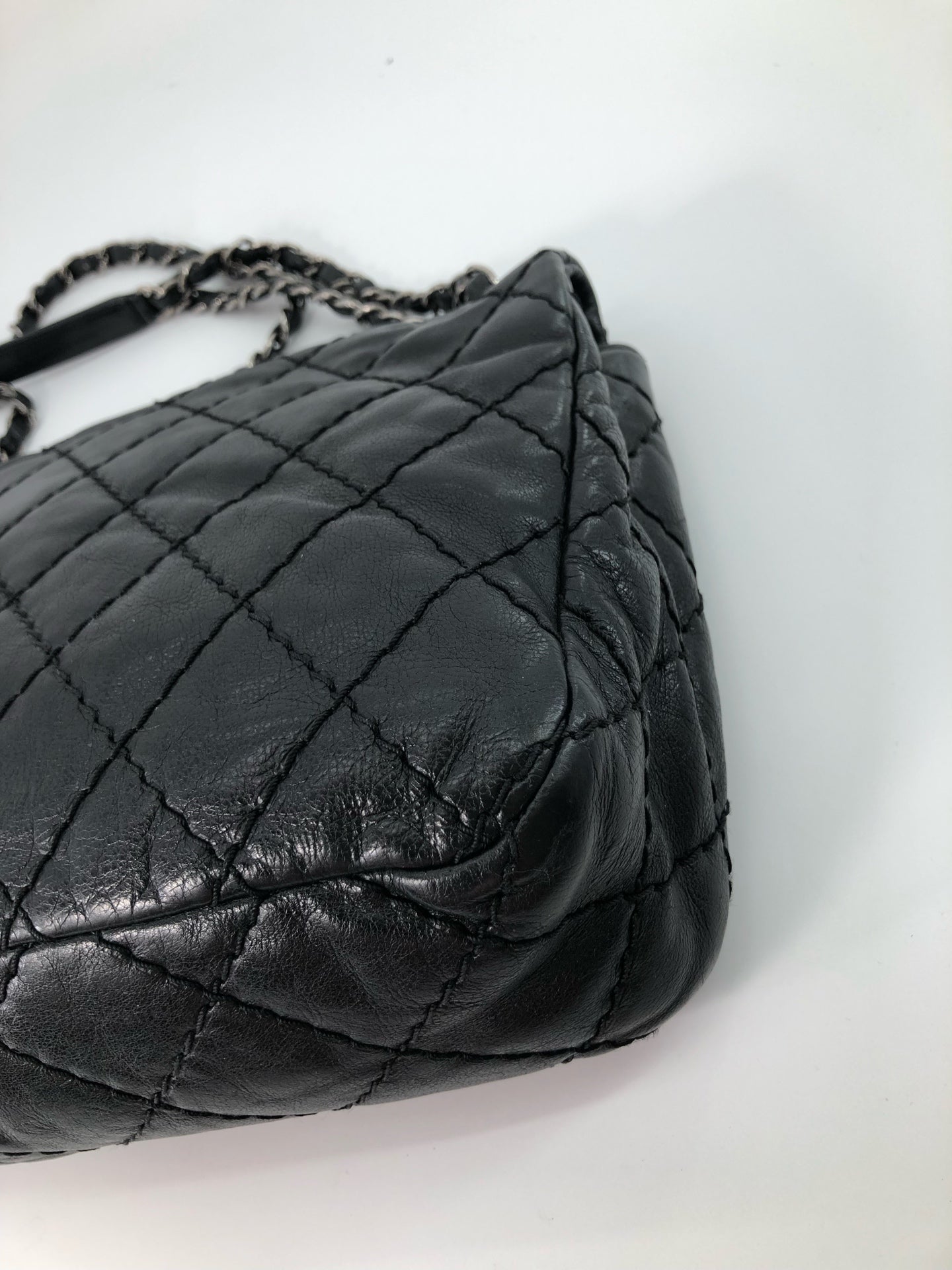 Chanel - Other - Leather - Black - (medium)