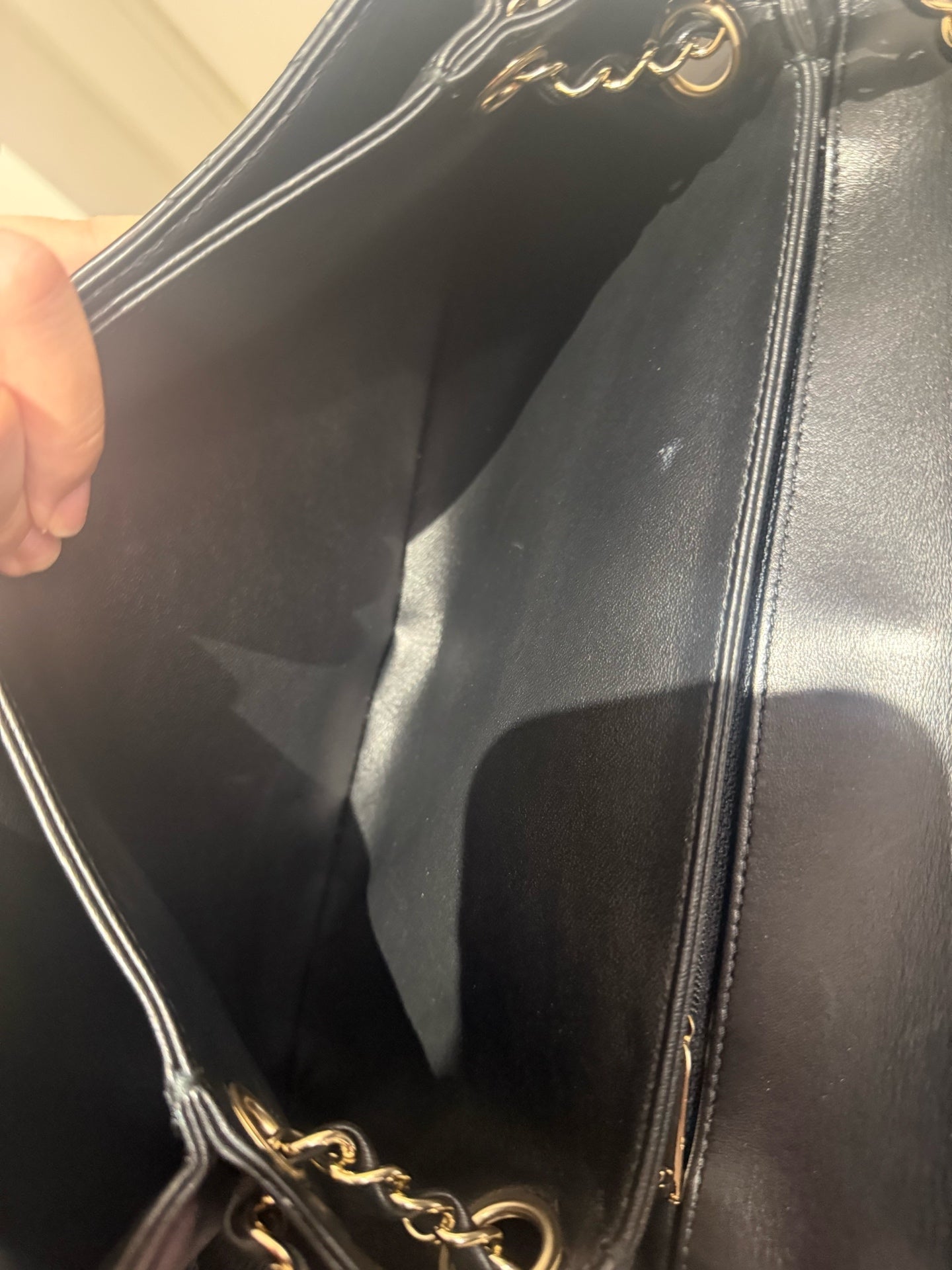 Chanel - Other - Leather - Black - (medium)