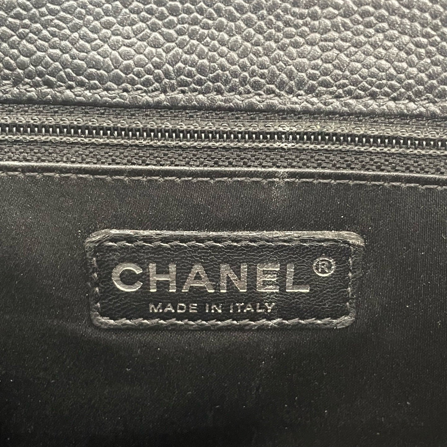Chanel - Other - Leather - Black - (medium)