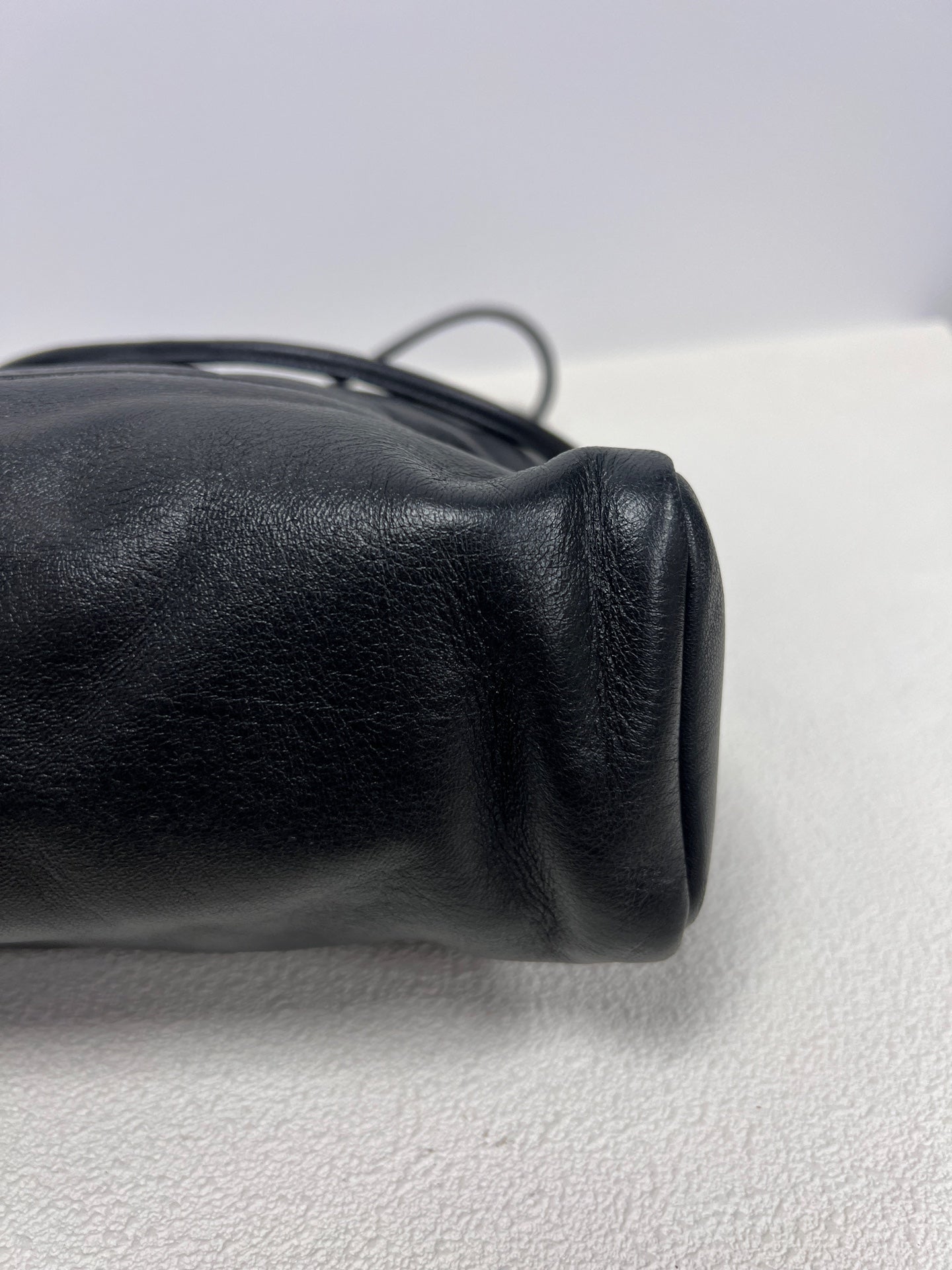 Chanel - Other - Leather - Black - (medium)