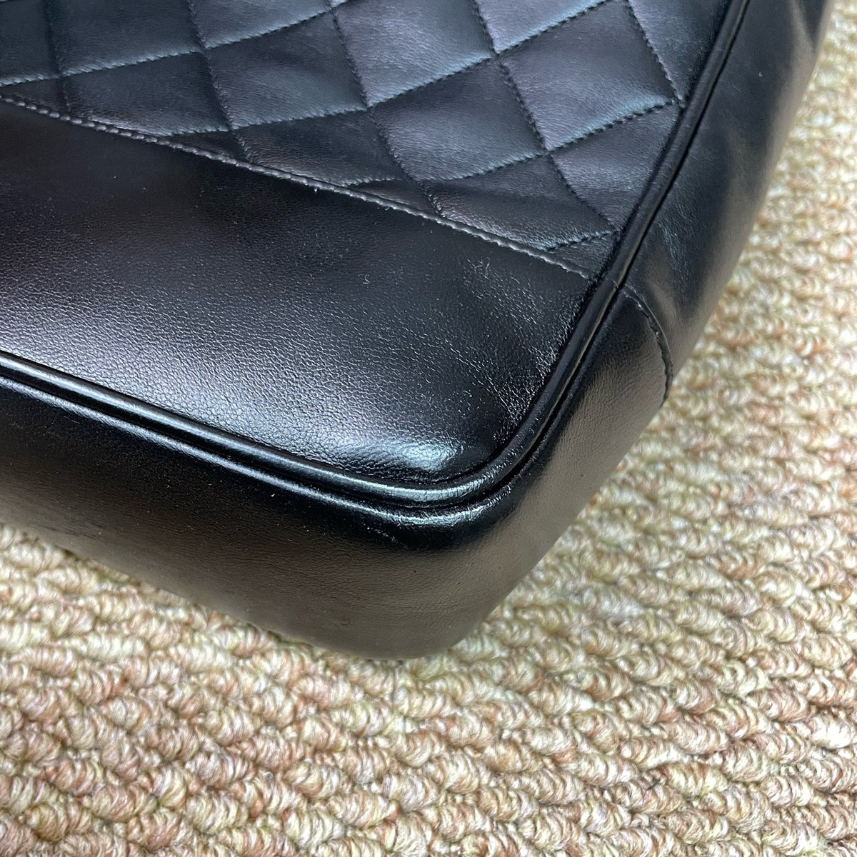 Chanel - Other - Leather - Black - (medium)