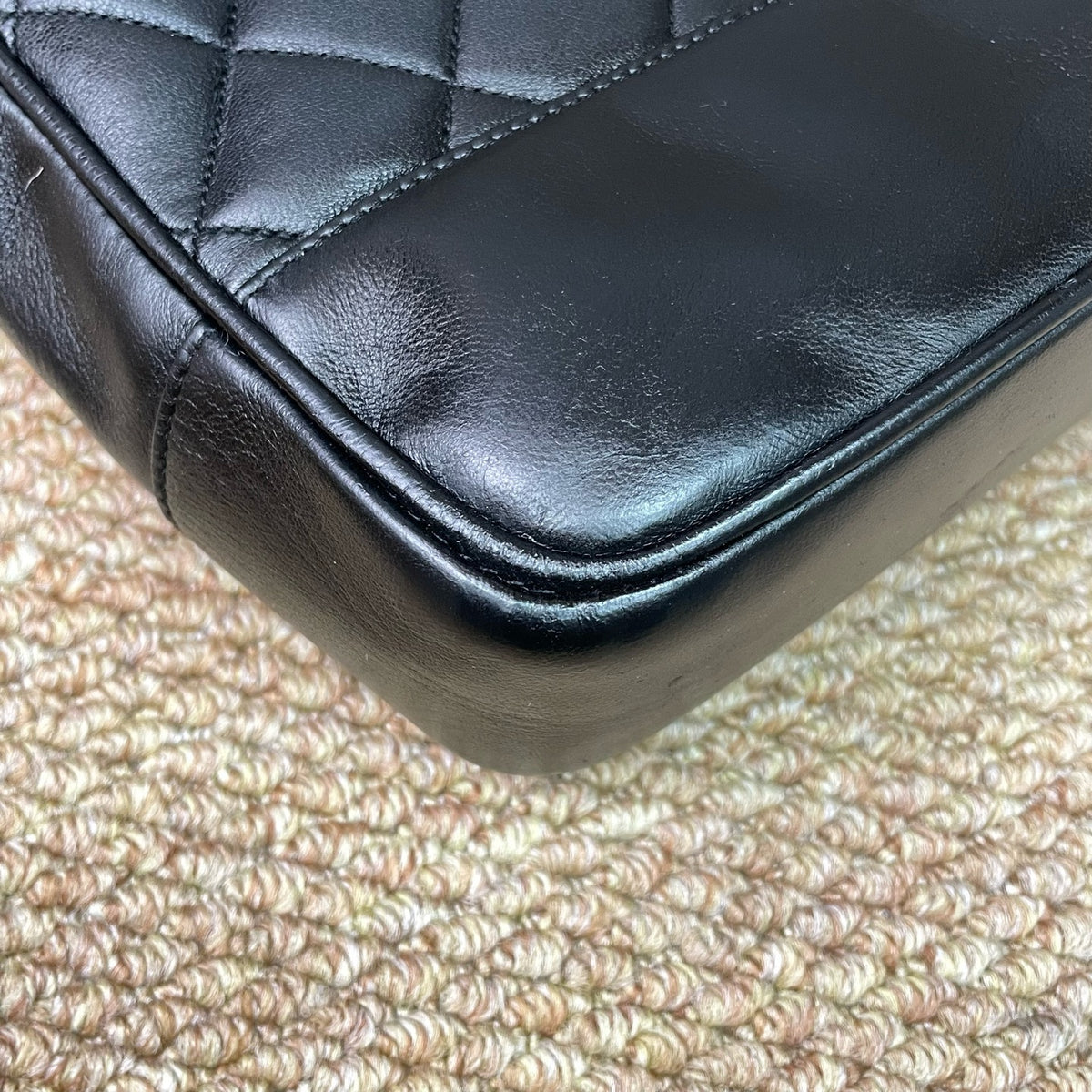 Chanel - Other - Leather - Black - (medium)