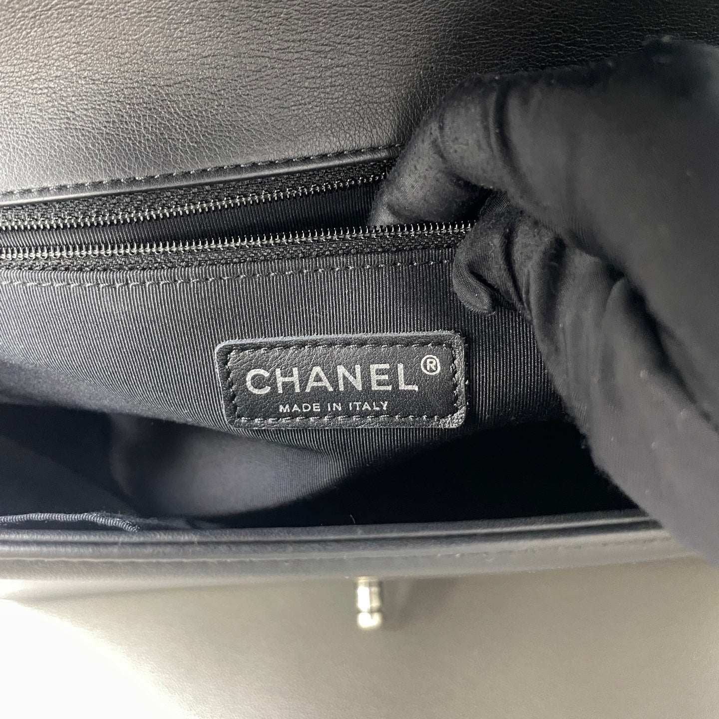 Chanel - Other - Leather - Black - (medium)