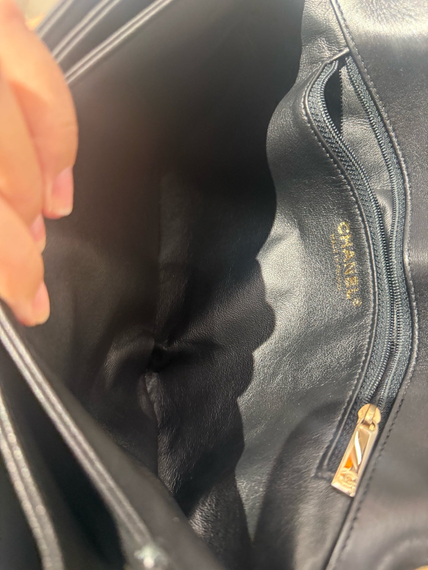 Chanel - Other - Leather - Black - (medium)