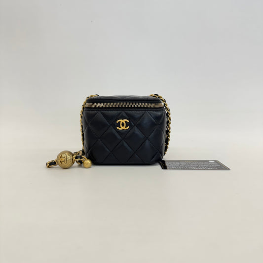 Chanel - Other - Leather - Black - (mini)