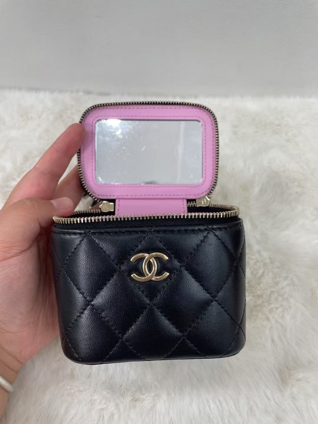 Chanel - Other - Leather - Black - (mini)