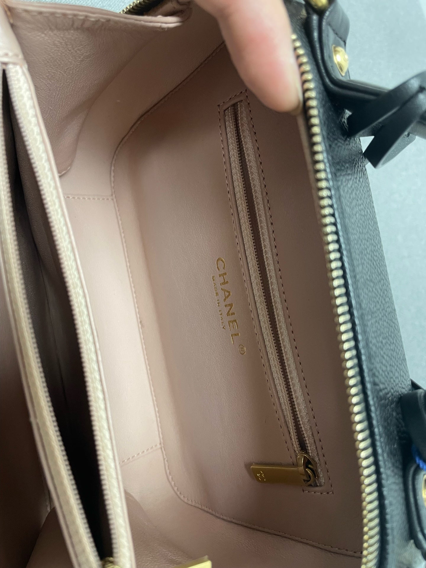 Chanel - Other - Leather - Black - (mini)