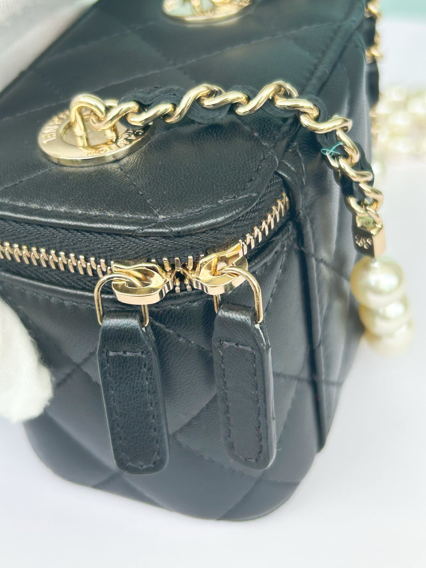Chanel - Other - Leather - Black - (mini)