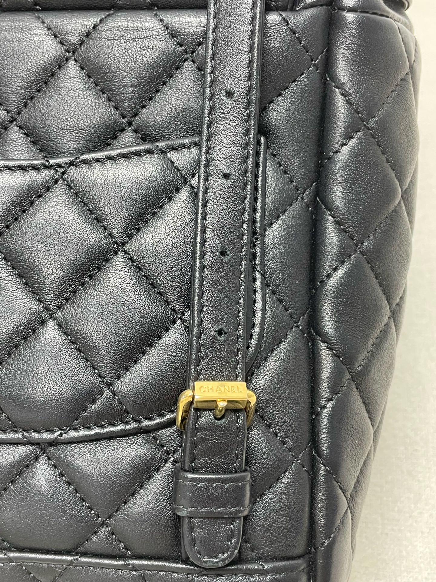 Chanel - Other - Leather - Black - (mini)