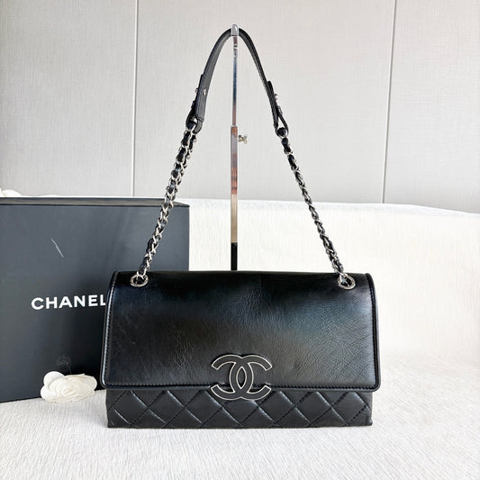 Chanel - Other - Leather - Black - (Other)