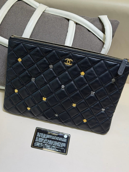 Chanel - Other - Leather - Black - (Small)