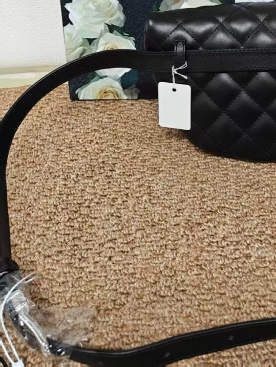 Chanel - Other - Leather - Black - (small)