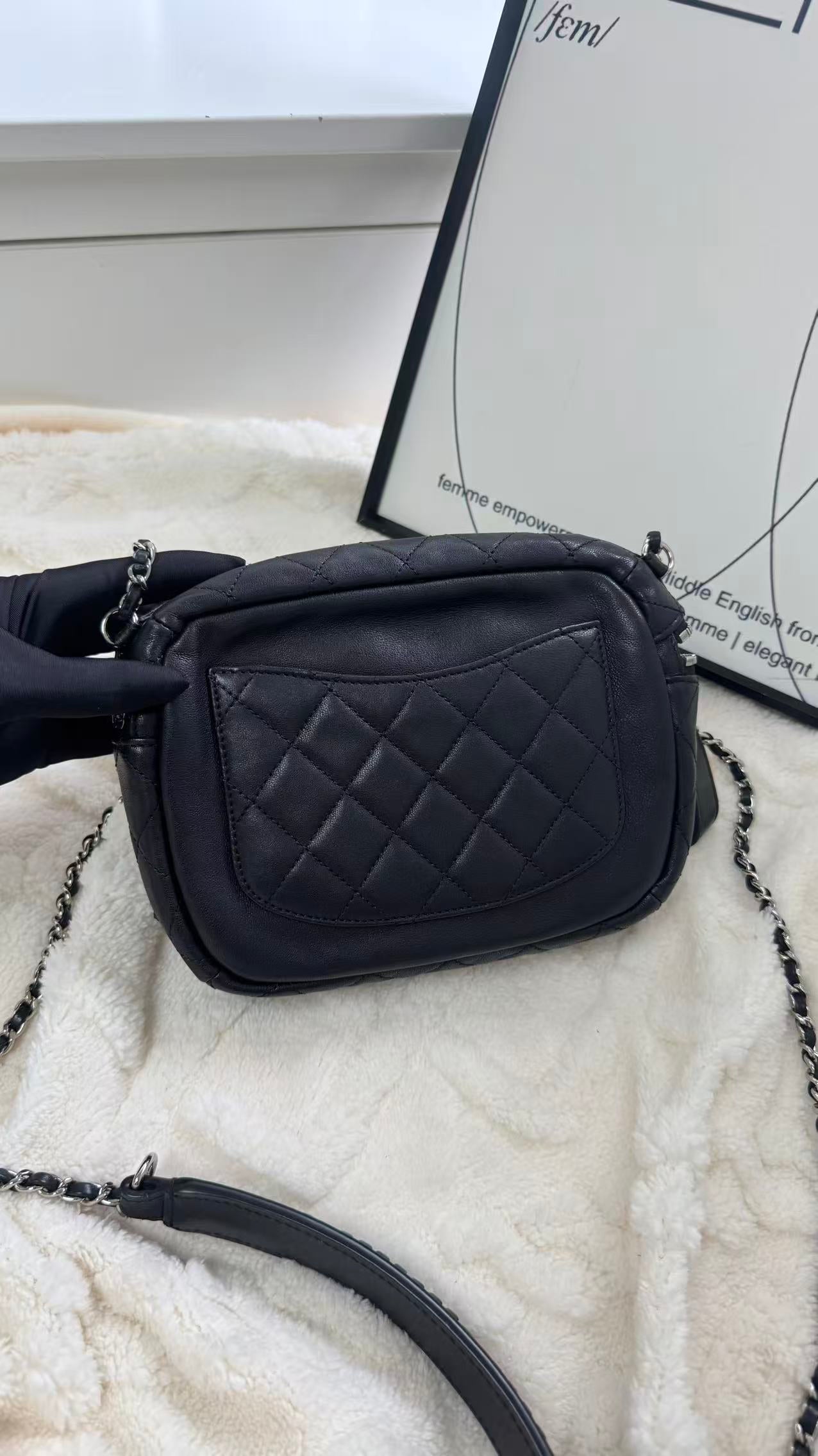 Chanel - Other - Leather - Black - (small)