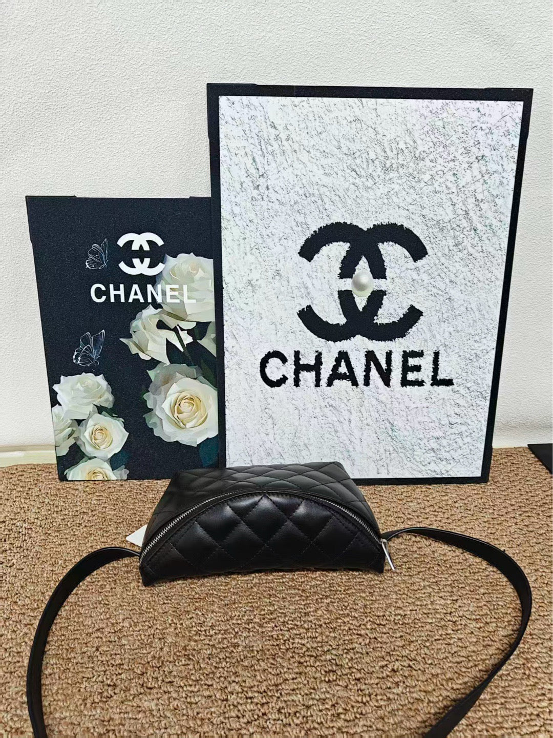 Chanel - Other - Leather - Black - (small)