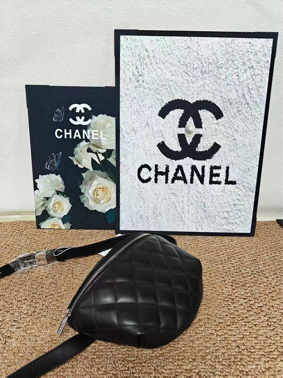 Chanel - Other - Leather - Black - (small)