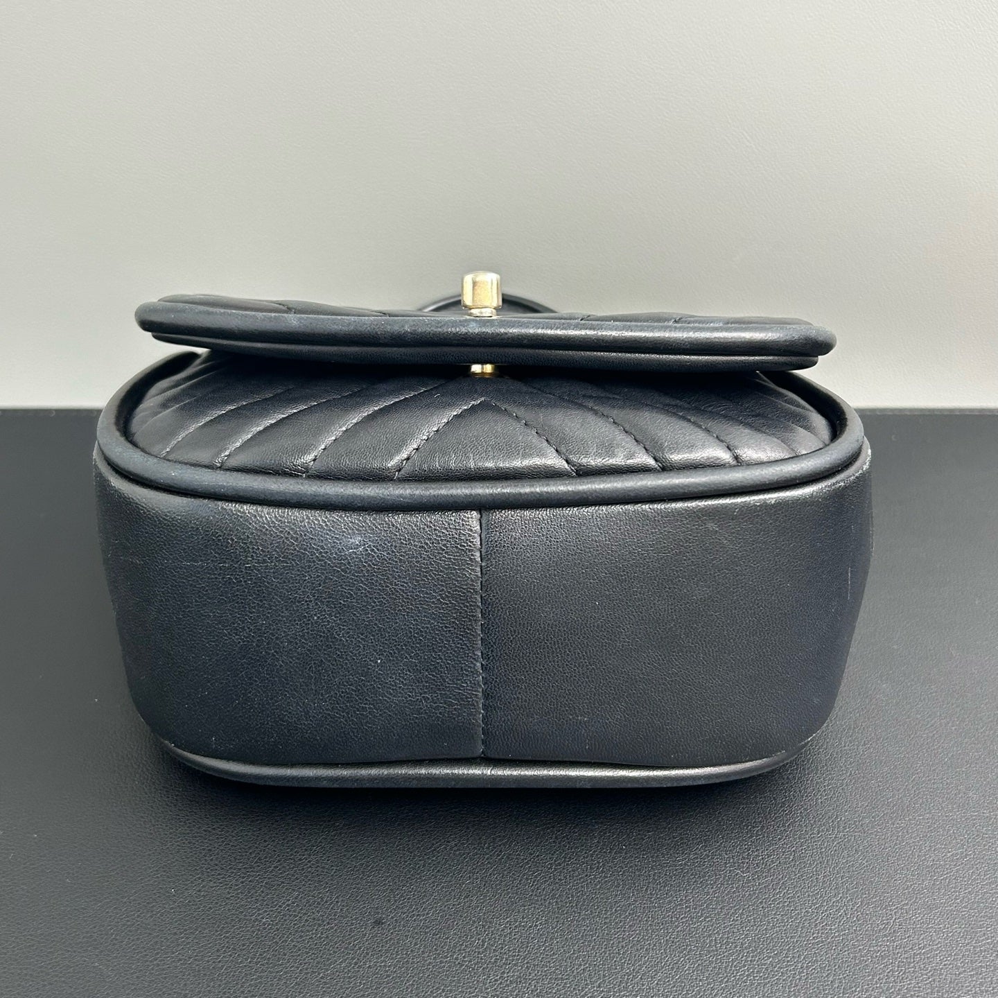 Chanel - Other - Leather - Black - (small)