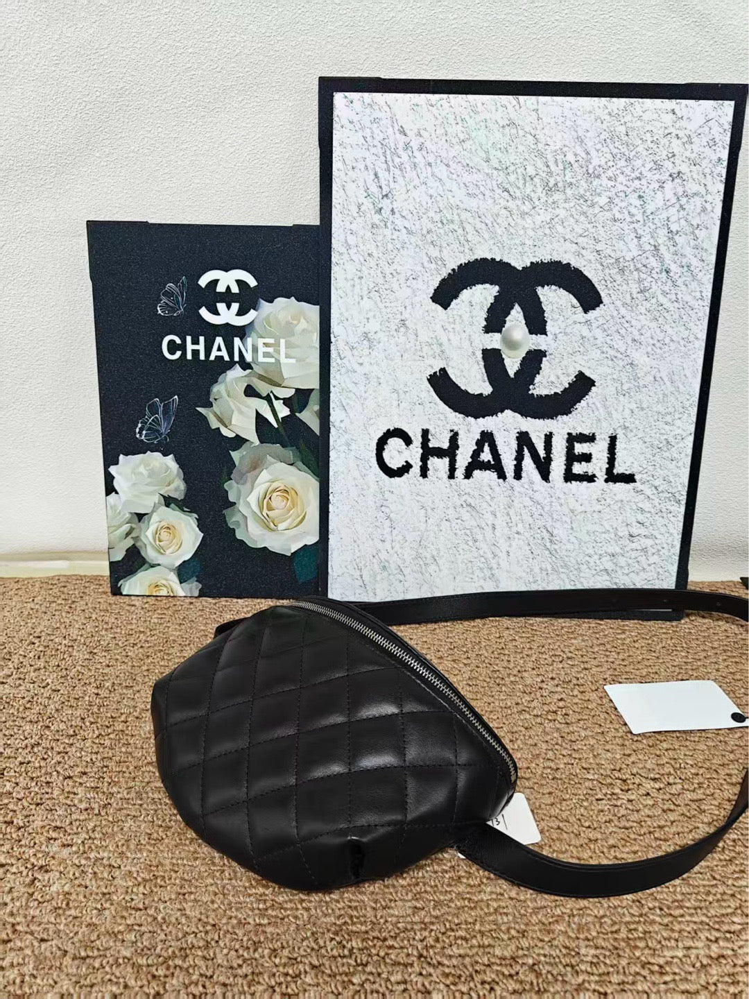Chanel - Other - Leather - Black - (small)