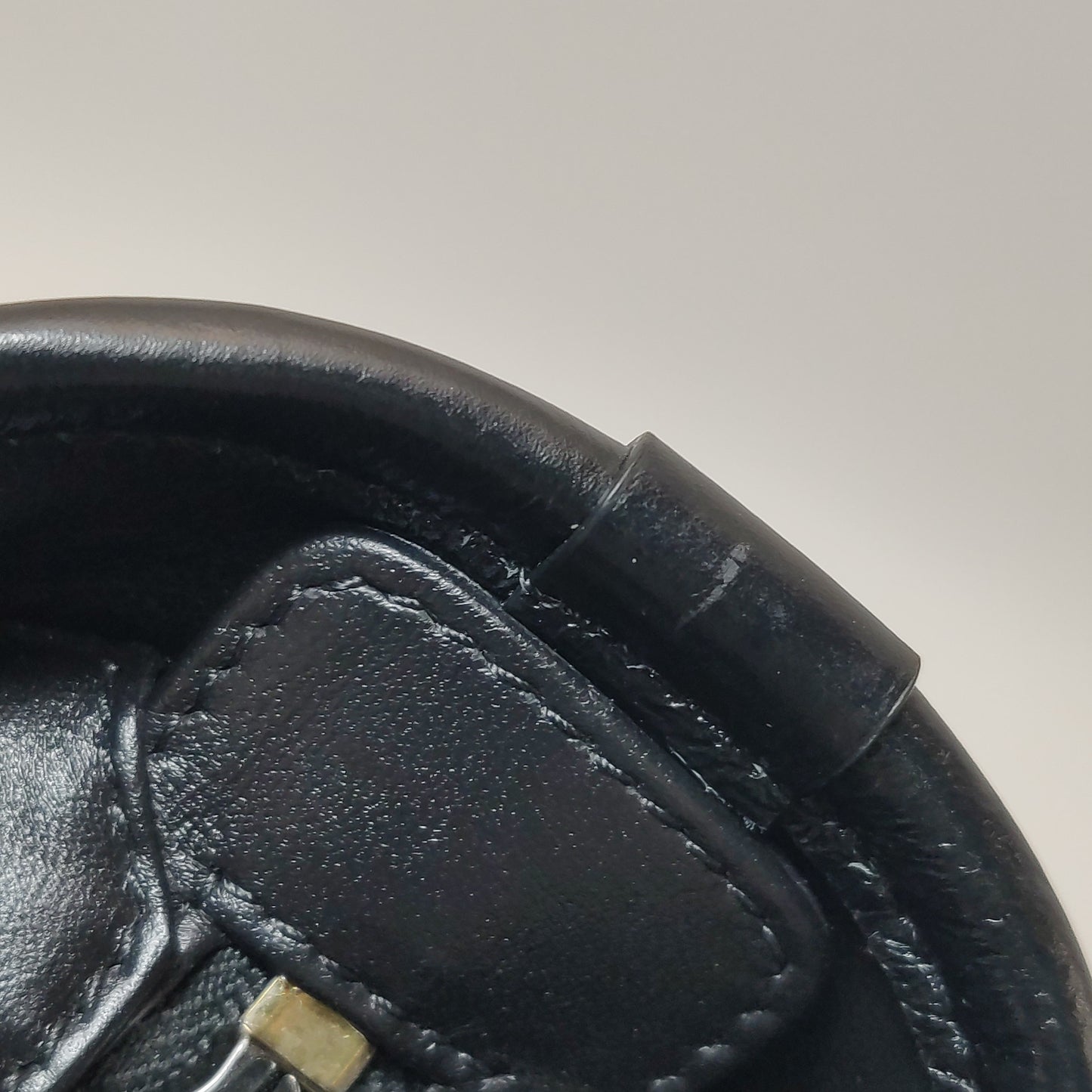 Chanel - Other - Leather - Black - (small)