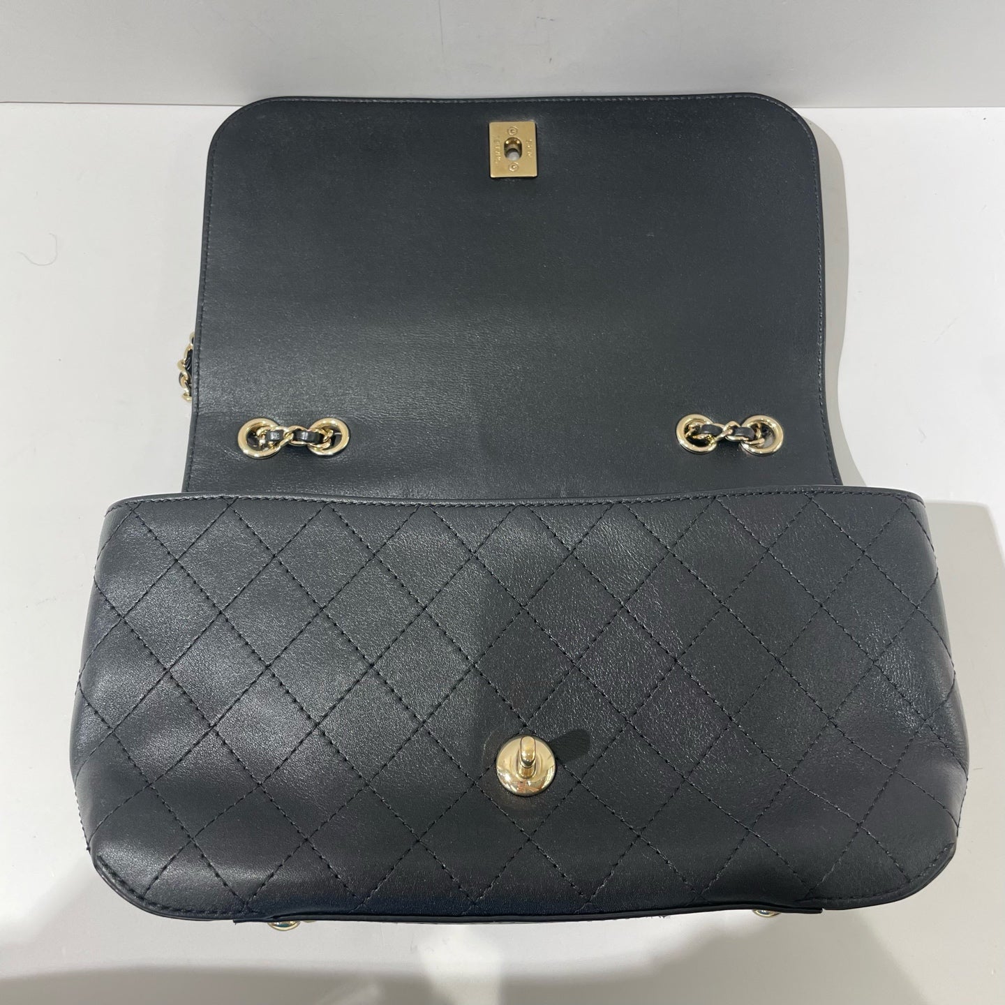 Chanel - Other - Leather - Black - (Small)