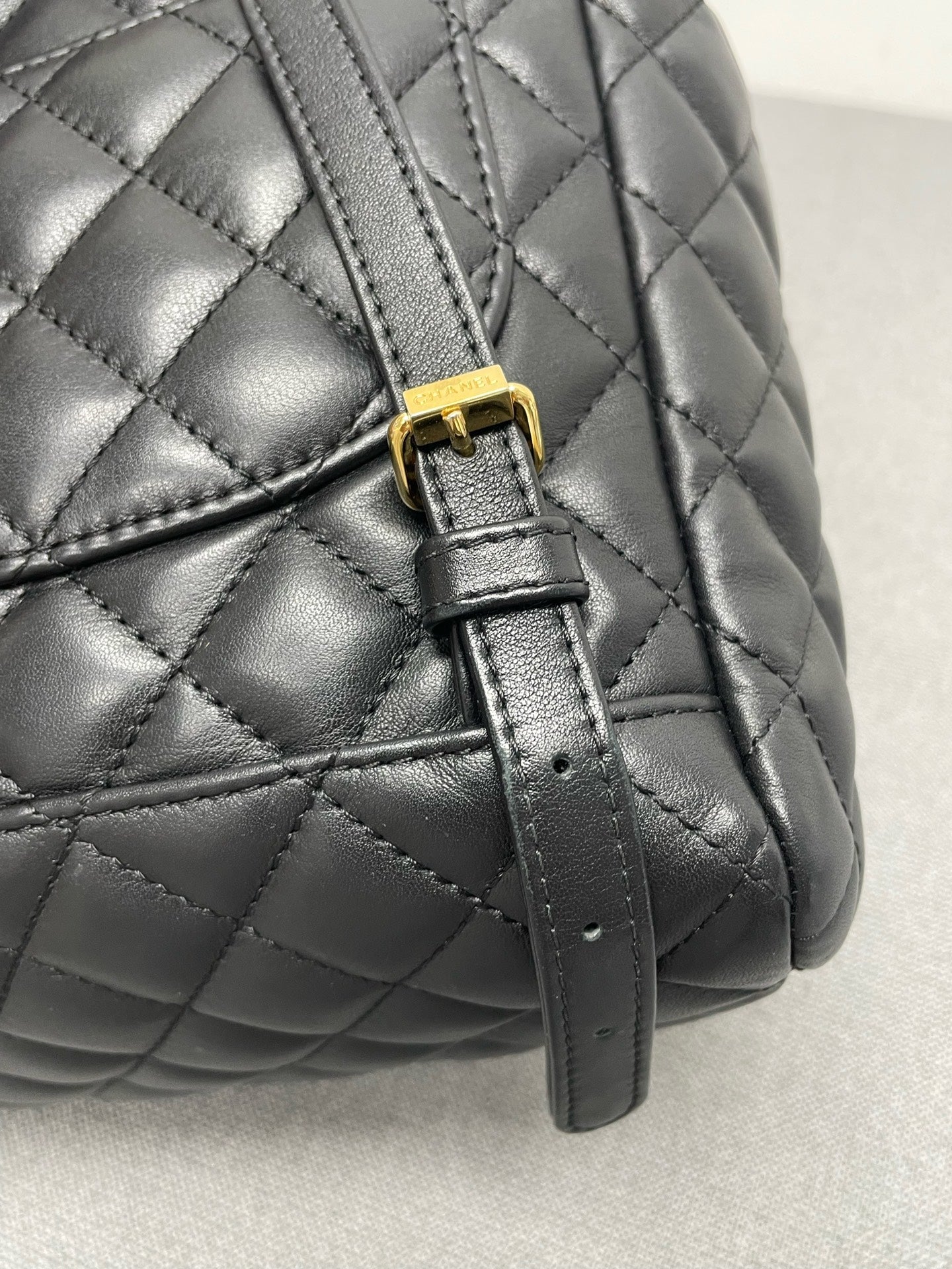 Chanel - Other - Leather - Black - (small)