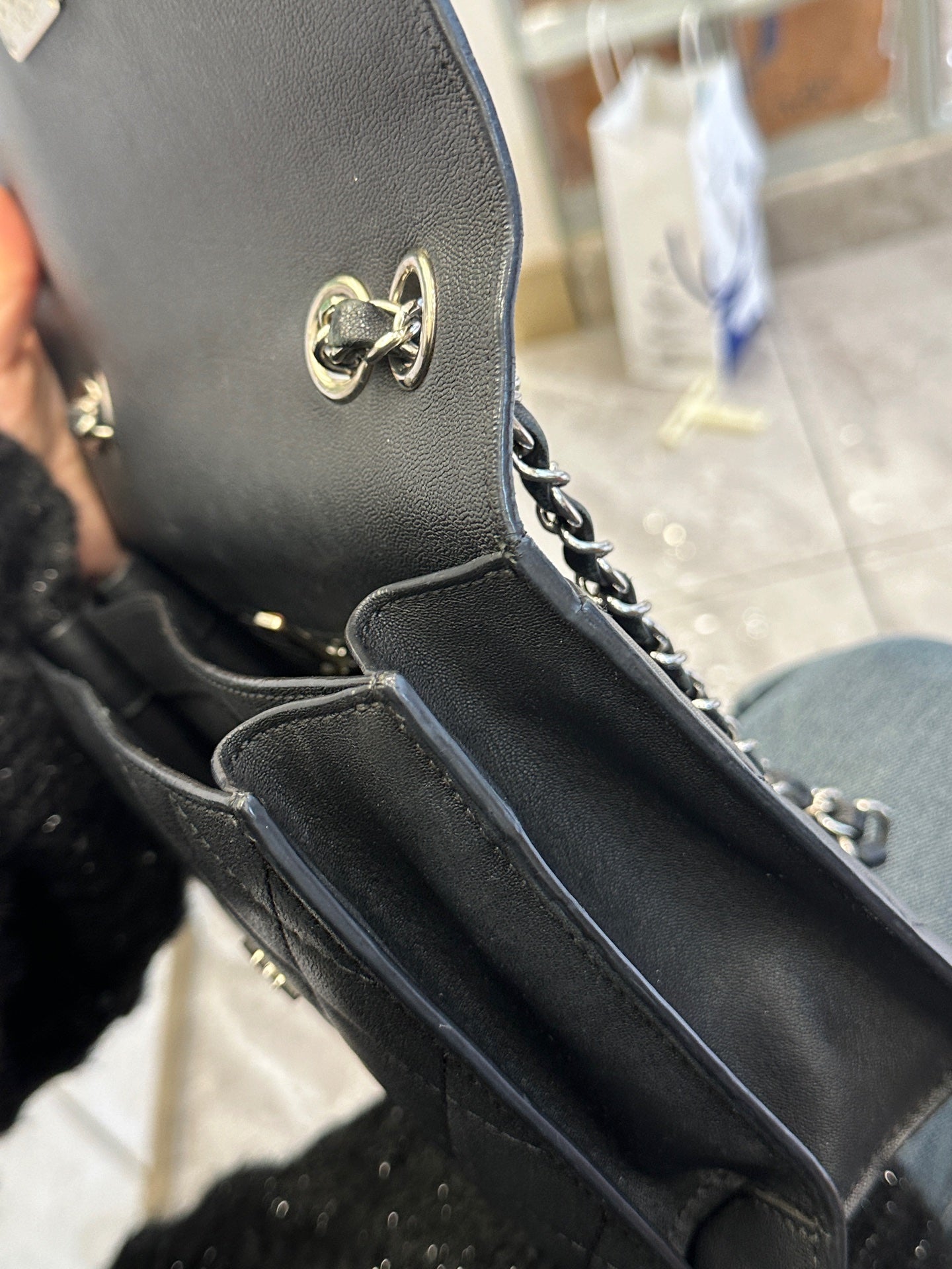 Chanel - Other - Leather - Black - (Small)