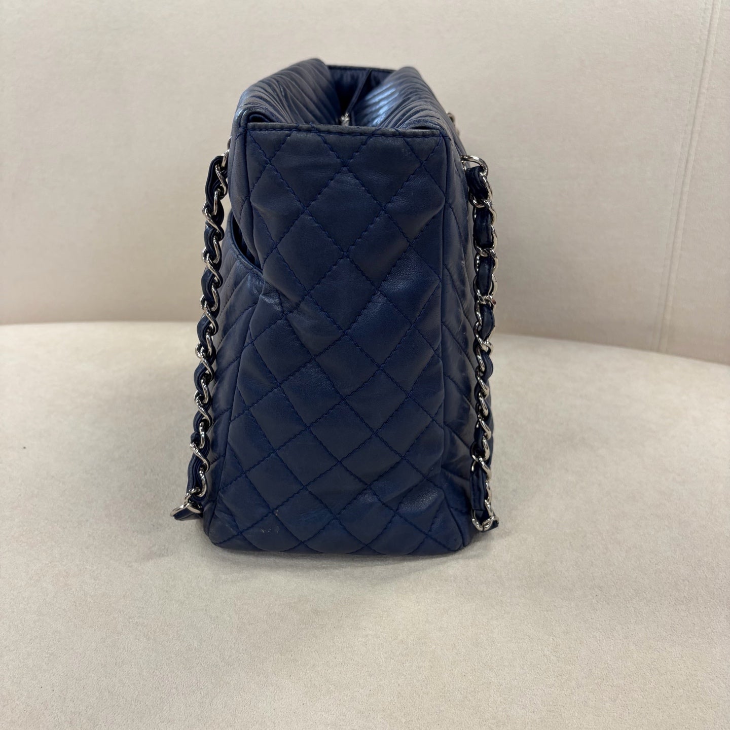 Chanel - Other - Leather - Blue - (medium)