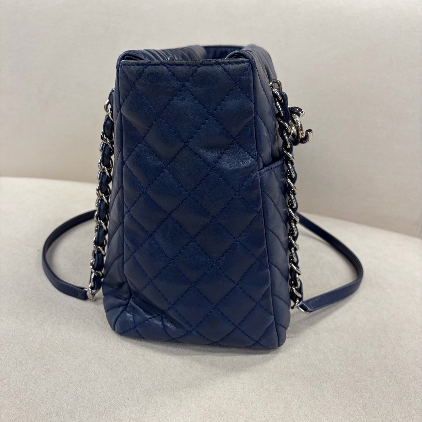 Chanel - Other - Leather - Blue - (medium)