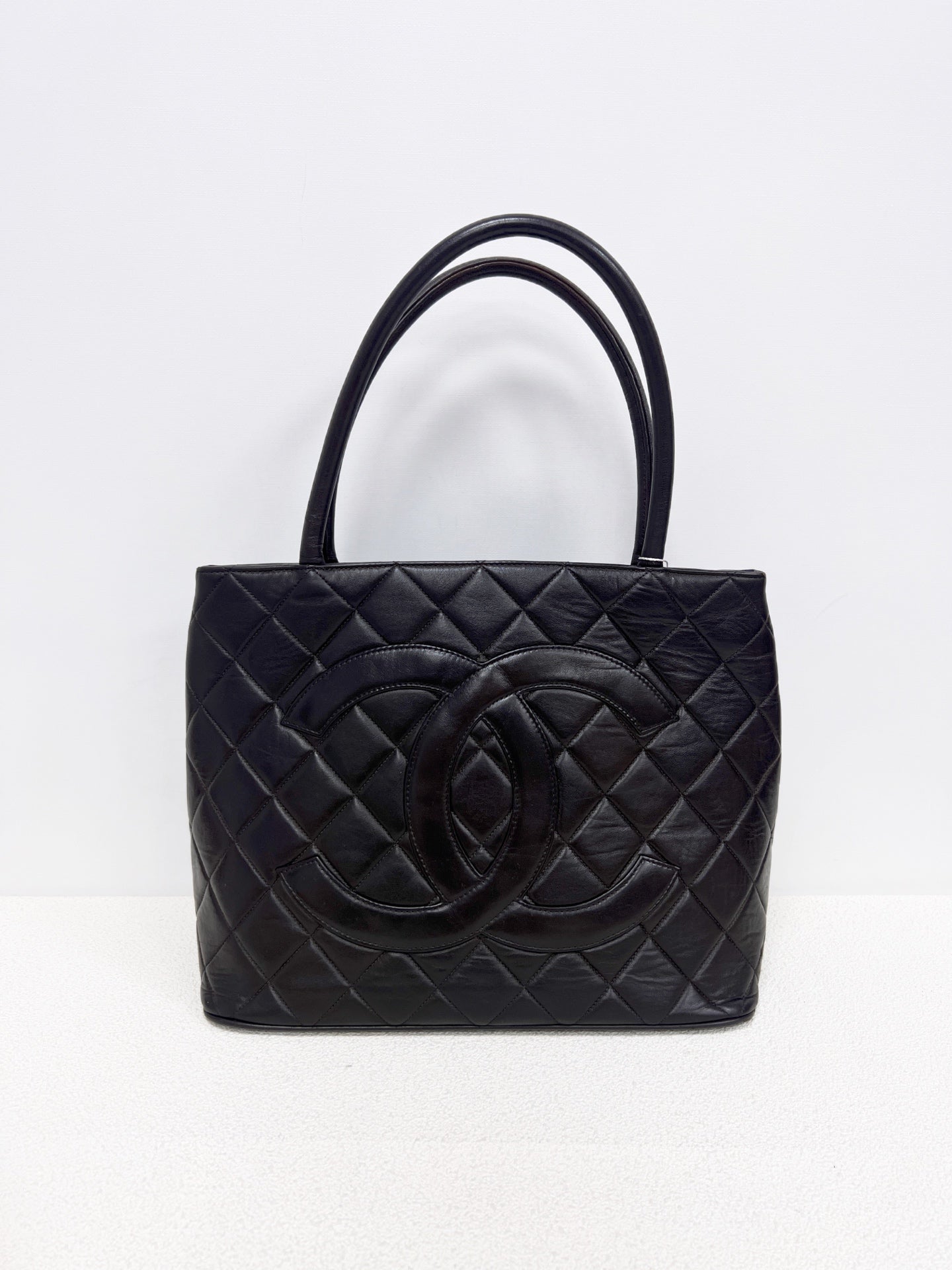 Chanel - Other - Leather - Brown - (medium)