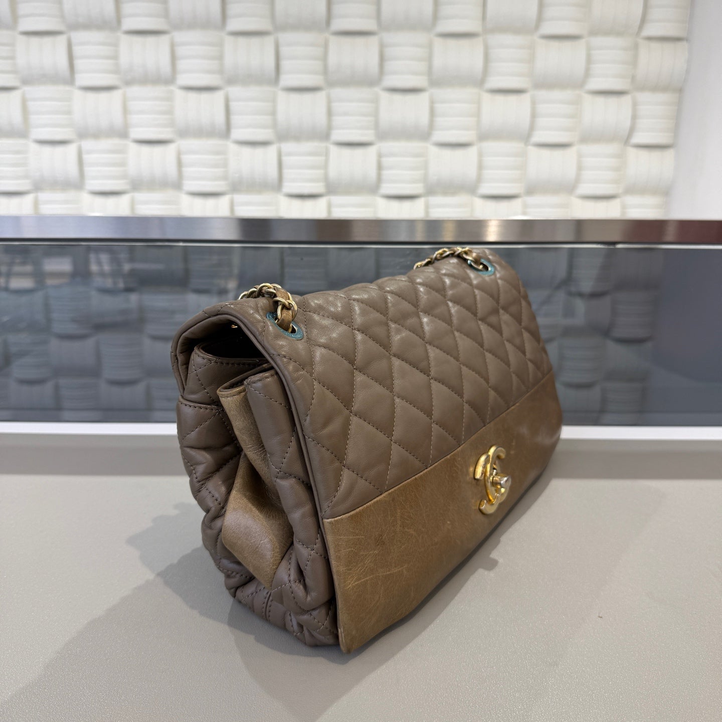 Chanel - Other - Leather - Brown - (Medium)
