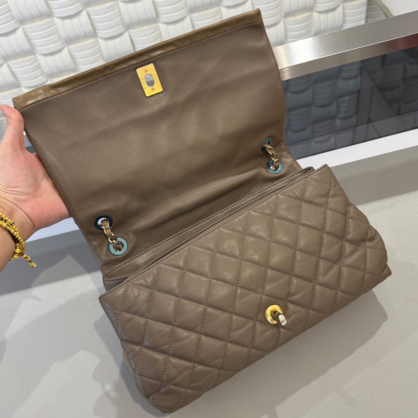 Chanel - Other - Leather - Brown - (Medium)