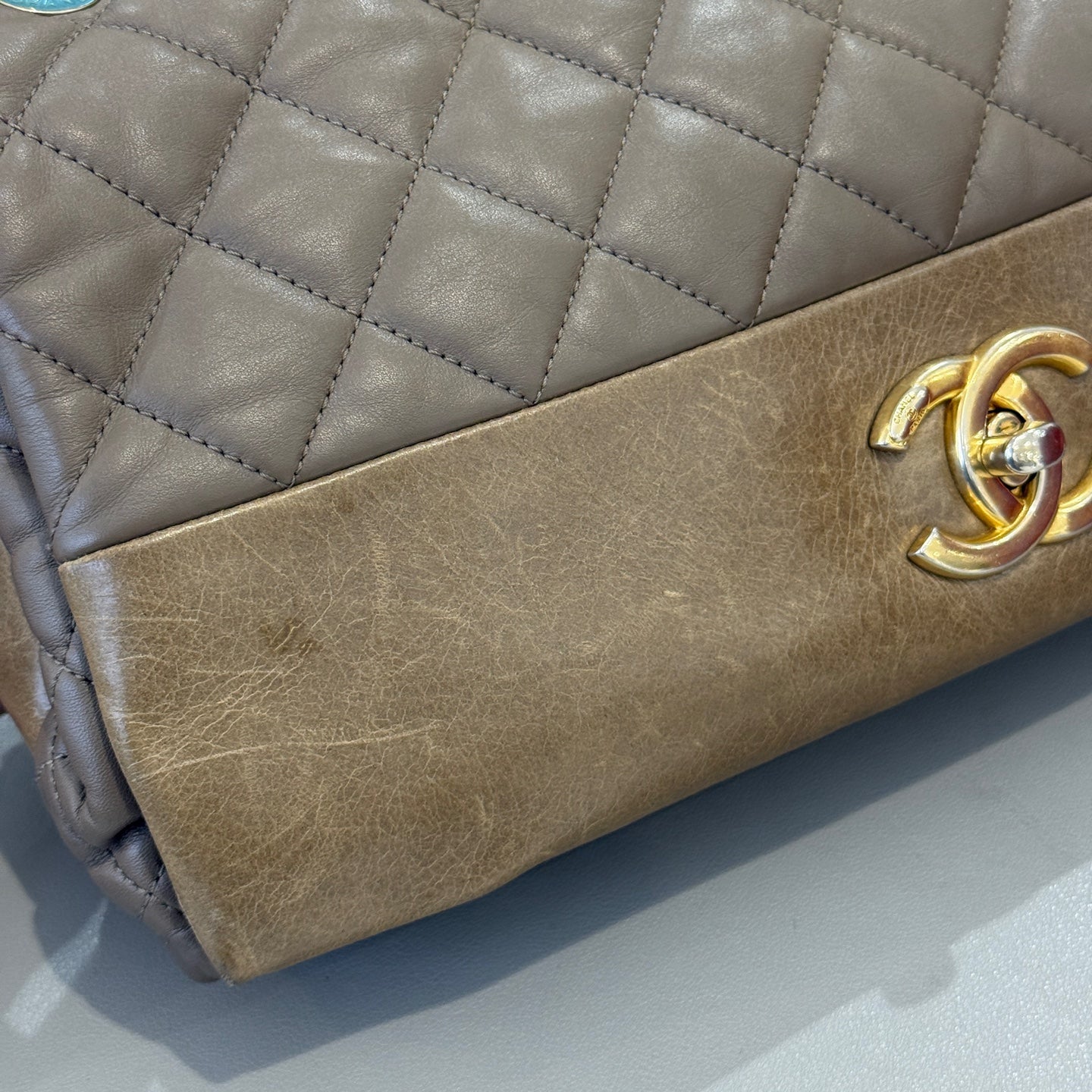 Chanel - Other - Leather - Brown - (Medium)
