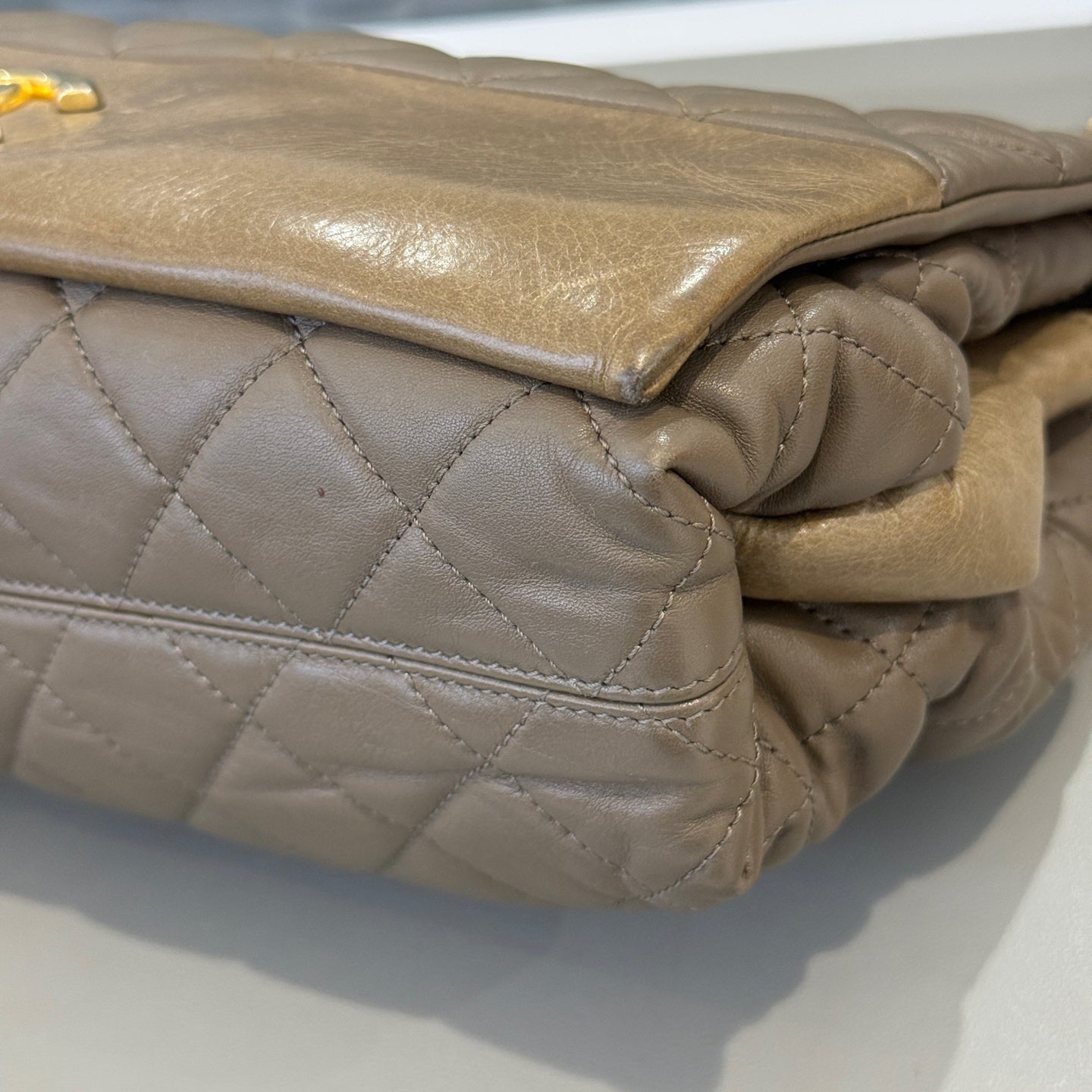 Chanel - Other - Leather - Brown - (Medium)