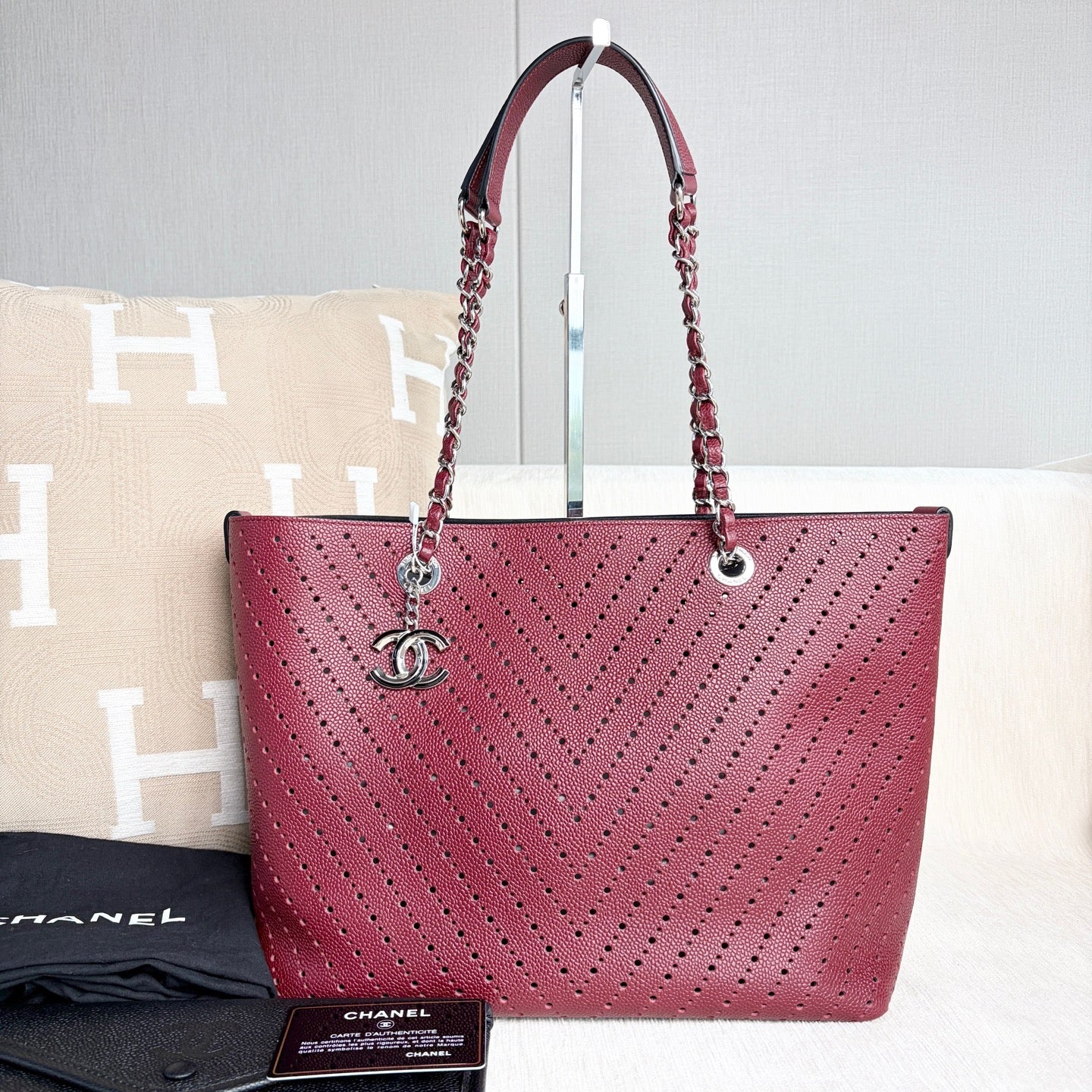 Chanel - Other - Leather - Burgundy - (medium)