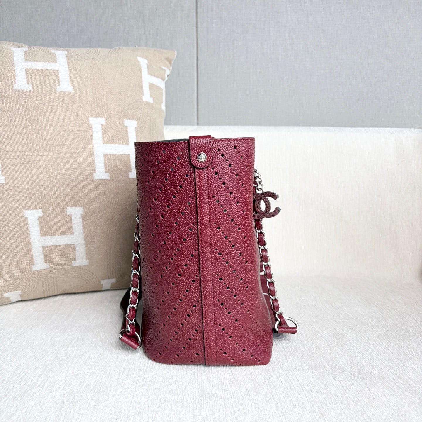 Chanel - Other - Leather - Burgundy - (medium)