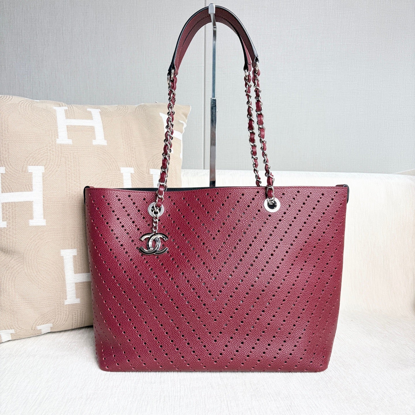Chanel - Other - Leather - Burgundy - (medium)