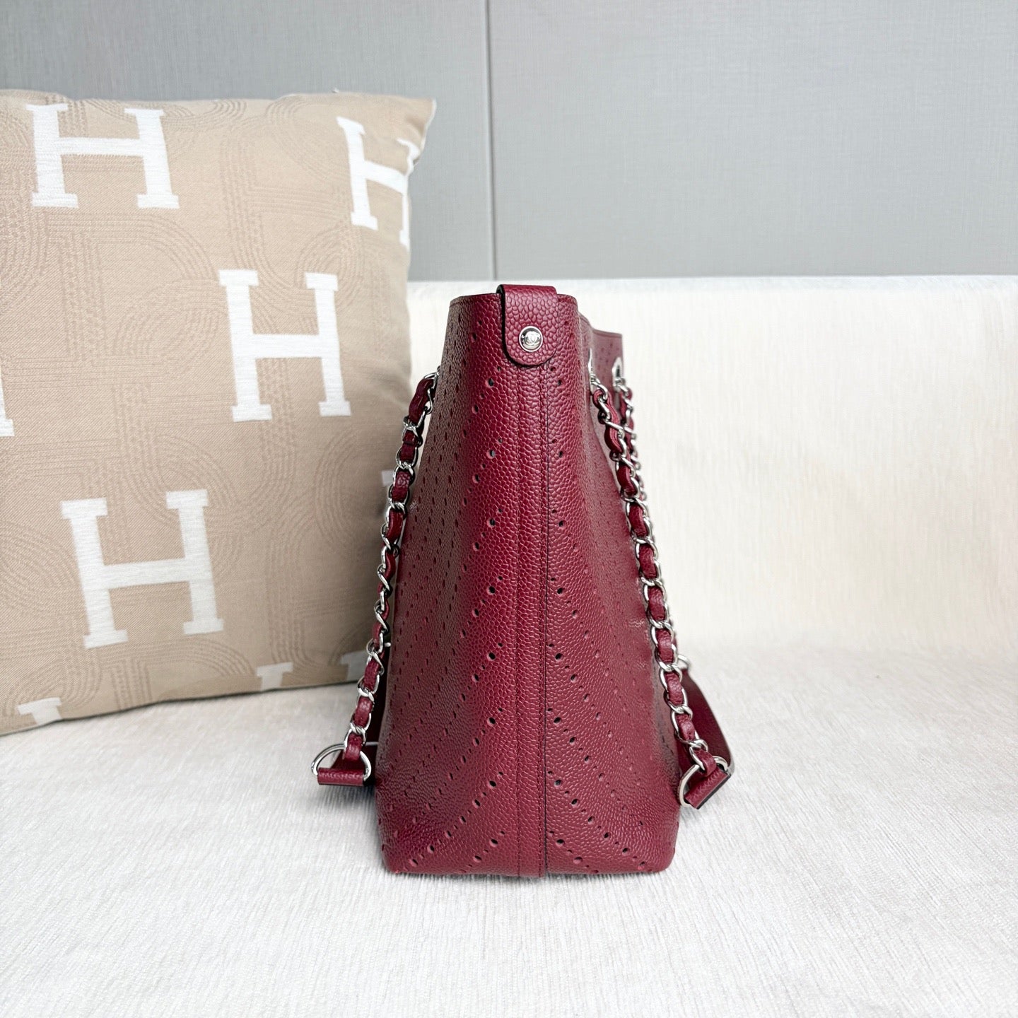 Chanel - Other - Leather - Burgundy - (medium)