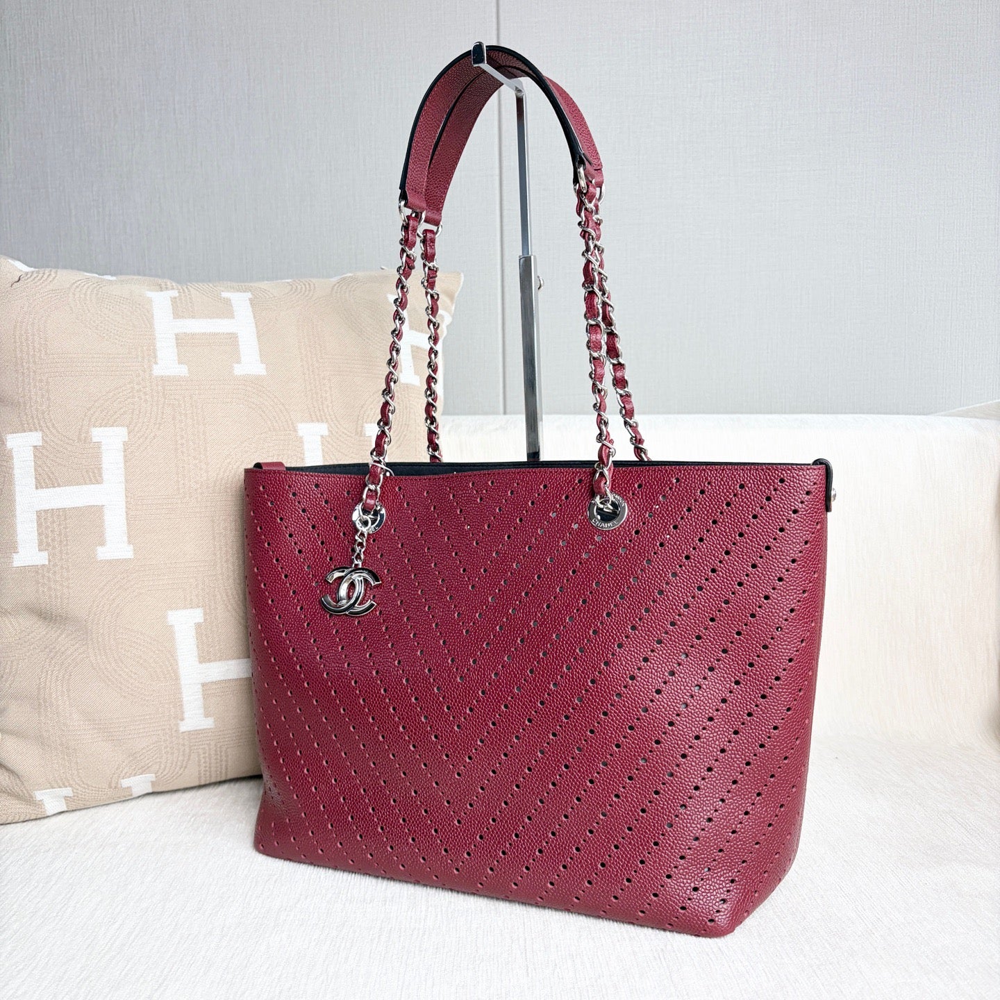 Chanel - Other - Leather - Burgundy - (medium)