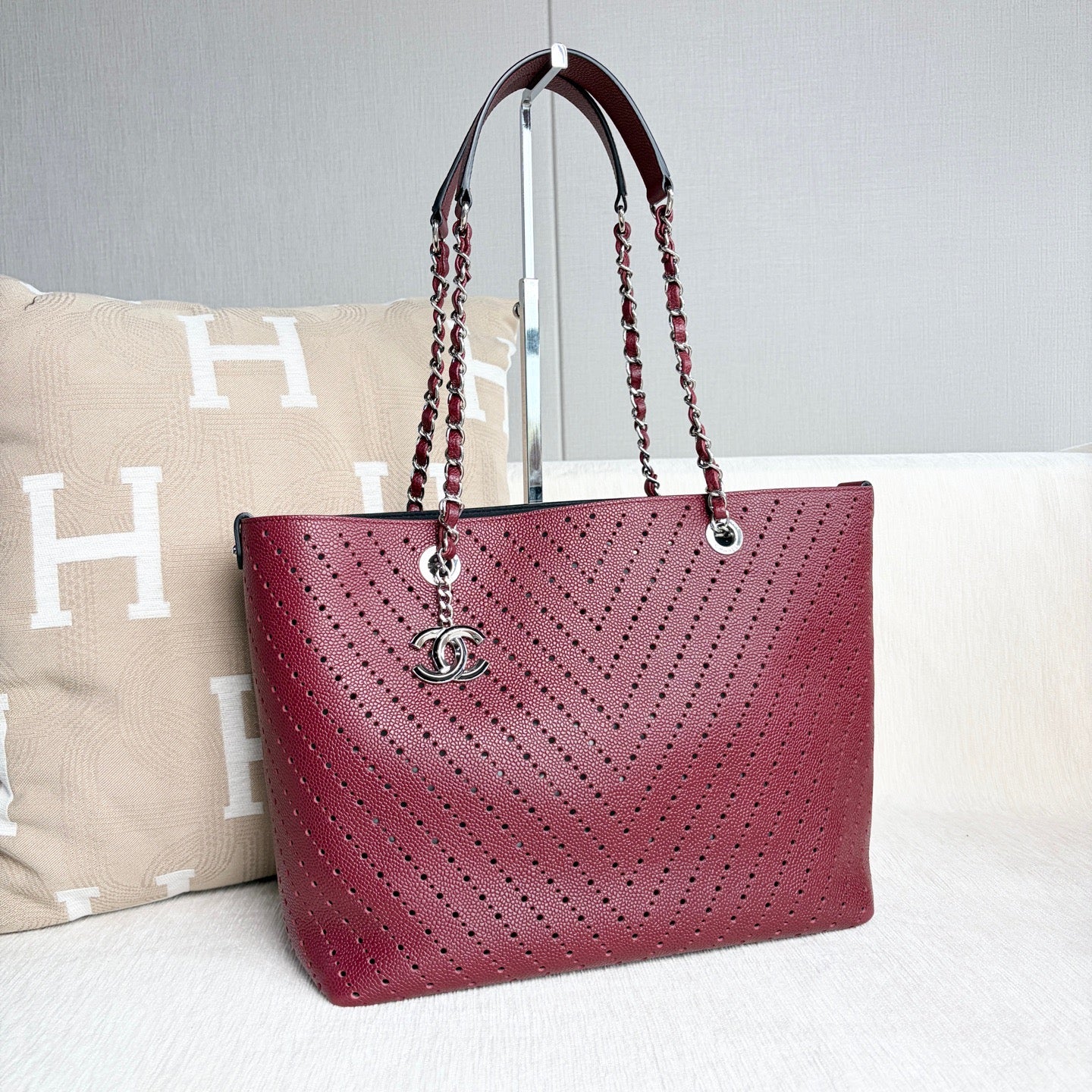 Chanel - Other - Leather - Burgundy - (medium)